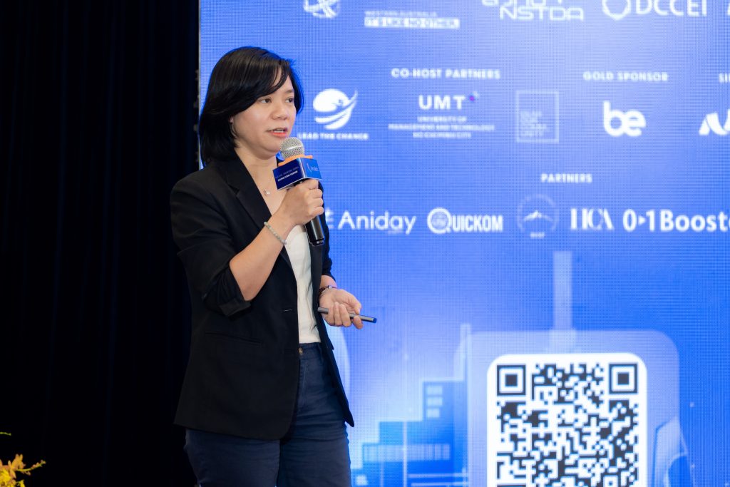 Ms. Truc Phan explaining the role of SIHUB in Vietnam’s startup ecosystem during her presentation on driving innovation policies