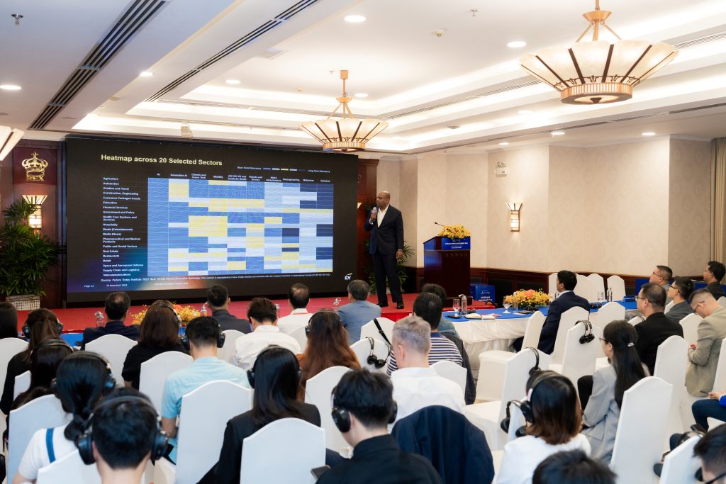 Showcase of AI and blockchain innovations at Vietnam Innovation Summit, driving Vietnam’s digital transformation