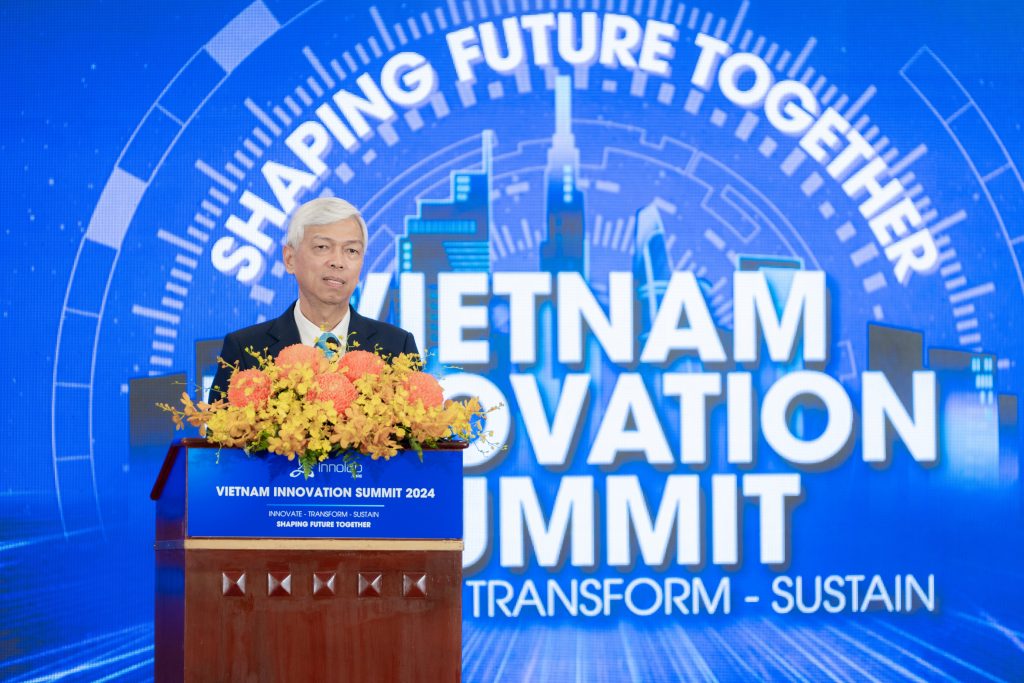 Mr. Vo Van Hoan speaking at Vietnam Innovation Summit 2024